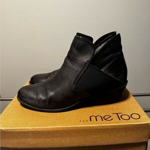 Me Too Women's Sleek Black Ankle Booties